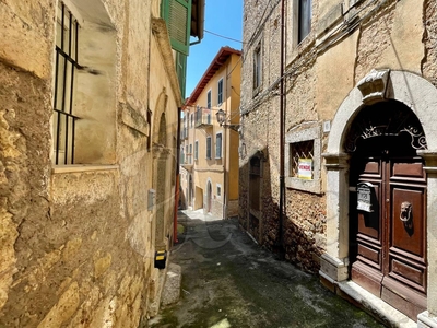 Stabile/Palazzo da ristrutturare a Arpino