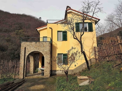 Casa singola in vendita a Albisola Superiore Savona - zona Ellera