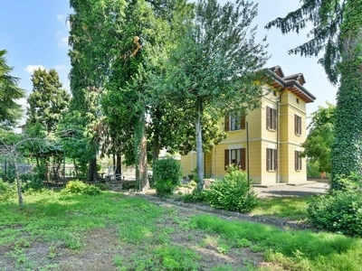Esclusiva villa di 383 mq in vendita Via Verdi, 42, Cadorago-Caslino al Piano, Como, Lombardia