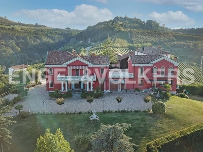Prestigiosa villa di 590 mq in vendita Località Santa Rosalia, Alba, Cuneo, Piemonte