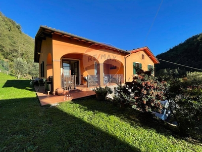 Villa con terrazzo, Bagni di Lucca fornoli