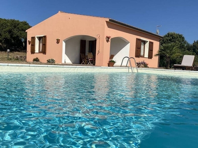 Casa indipendente con piscina privata, tennis e connessione wi-fi gratuita vicino a Castelsardo
