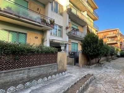 Appartamento in Via Petrarca, Con Giardino e Terrazzo a Civita Castellana