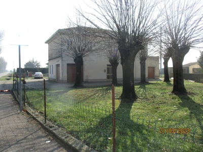 Casa singola in Via Copparo 444 in zona Corlo a Ferrara