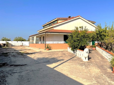 Villa in vendita a Canosa Di Puglia Barletta-andria-trani