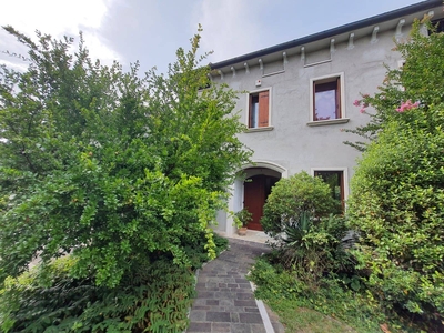 Villa in Via Dal Ponte 7 in zona Lerino a Torri di Quartesolo