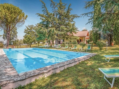 Accogliente casa a Montopoli Di Sabina con piscina e barbecue