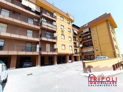Appartamento in Vendita a Caltanissetta via Pitrè