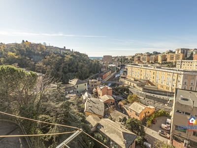 Appartamento - Pentalocale a Quarto, Genova