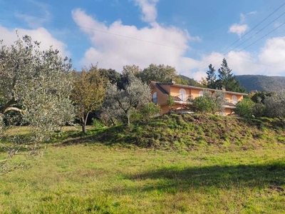 Casa indipendente in Vendita a Lugnano in Teverina Vocabolo Vallenera