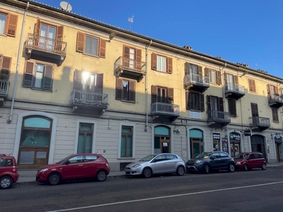 Locale commerciale - Oltre 3 vetrine a Torino