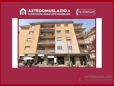 Quadrilocale in Vendita a Roma, 192'000€, 62 m²