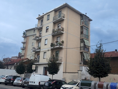 TORINO-ZONA BORGO VITTORIA -VIA SOSPELLO- 4 LOCALI IN VENDITA CON ASCENSORE