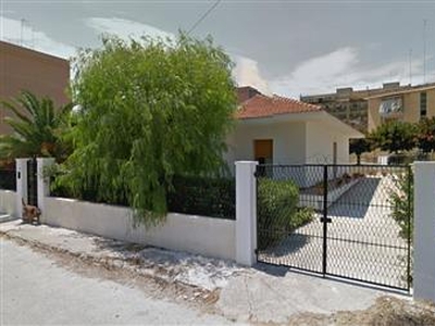 Villa a Tunisi-Grottasanta, Siracusa