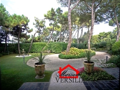 Villa in Vendita a Massa, 9'800'000€, 1000 m²