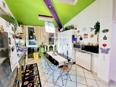 Appartamento in Vendita a Firenze, zona Brozzi, 235'000€, 100 m², arredato