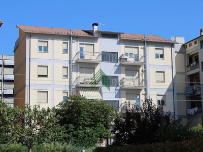 Appartamento in Vendita a Teramo, 85'000€, 125 m²