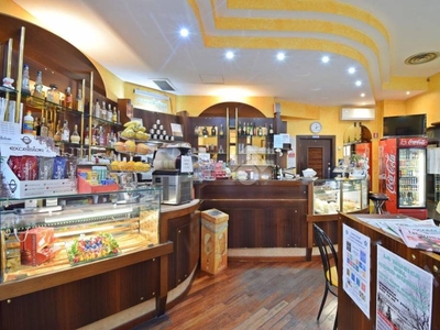 Bar in vendita a Trieste via Pierluigi da Palestrina, 5