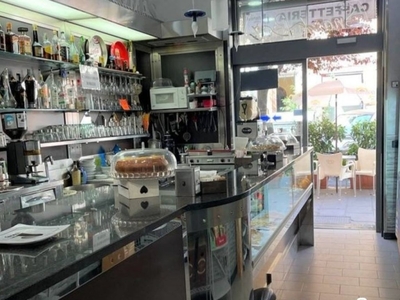 Bar/Tabacchi/Ricevitoria in vendita a Roma via Padova