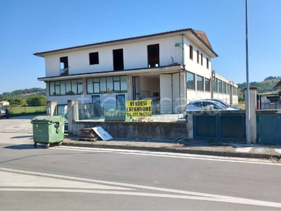 Capannone Industriale in in vendita da privato a Montegiorgio via Manlio Massini, 24