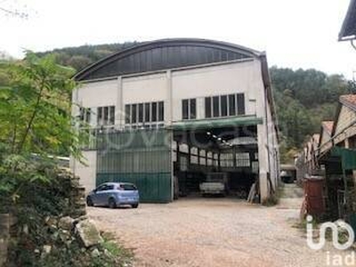 Capannone Industriale in vendita a Cantiano via Flaminia