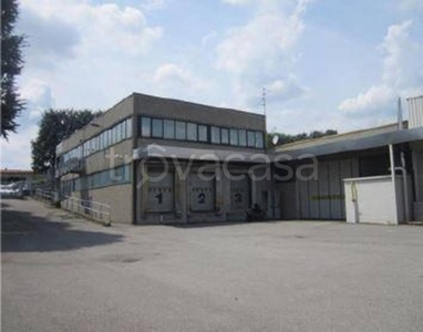 Capannone Industriale in vendita a Carugo via I° maggio,snc