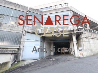 Capannone Industriale in vendita a Genova via Castel Morrone