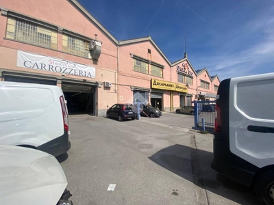 Capannone Industriale in vendita a Genova via Semino, 34
