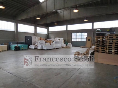 Capannone Industriale in vendita a Limido Comasco via Cascina Restelli,