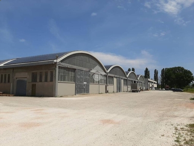 Capannone Industriale in vendita a Mombaroccio via Villagrande, 253
