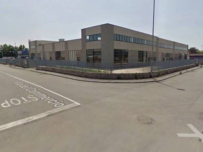 Capannone Industriale in vendita a Rivolta d'Adda via Giuseppe Di Vittorio