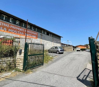 Capannone Industriale in vendita a Roma via di Baccanello
