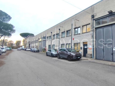 Capannone Industriale in vendita a Roma via Giuseppe Gagliani Caputo