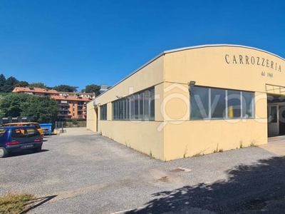 Capannone Industriale in vendita a Soriano nel Cimino via Madonna di Loreto, 40