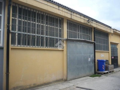 Capannone Industriale in vendita a Tavagnacco via IV Novembre, 59