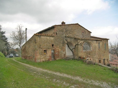 Affascinante Casolare in Pietra da Ristrutturare in Vendita a Sinalunga, Toscana