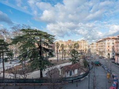 Hotel in vendita a Roma piazza Vittorio Emanuele II