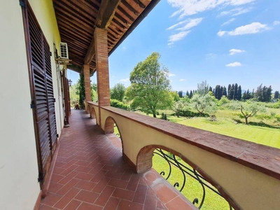 Independent Villa with Garden and Land for Sale in Capannori, Tuscany - Oasis of Tranquility and Space