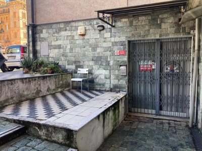 Laboratorio in vendita a Rapallo via Giovanni Amendola