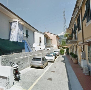 Magazzino in in vendita da privato a La Spezia via Sarzana, 215