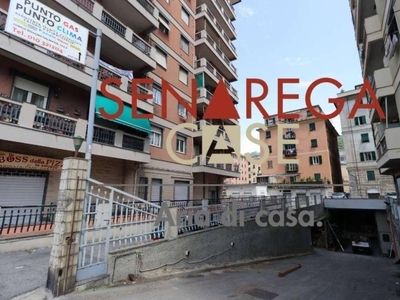Magazzino in vendita a Genova lungobisagno Dalmazia