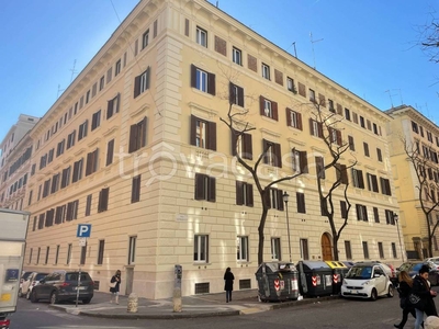 Magazzino in vendita a Roma via Germanico, 97