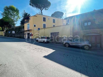 Magazzino in vendita ad Albano Laziale via Trilussa, 49