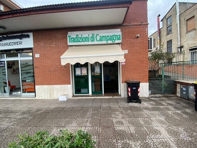 Negozio Alimentare in vendita a Roma via della Bufalotta, 761