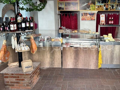 Negozio Alimentare in vendita a Ronciglione piazza Vittorio Emanuele