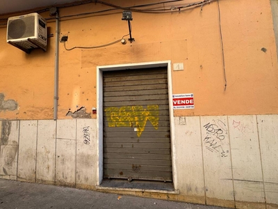 Negozio in vendita a Civitavecchia via Giuseppe Giusti