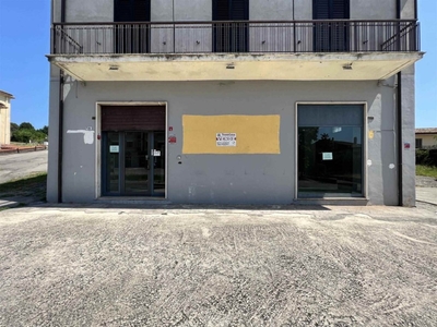 Negozio in vendita a Frosinone via Casilina Nord 134