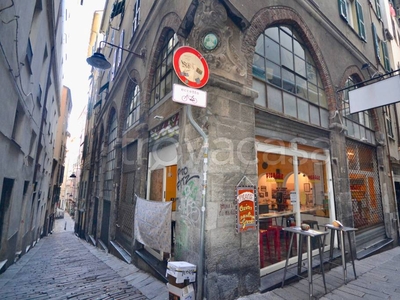 Negozio in vendita a Genova salita all'Arcivescovato