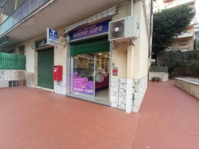 Negozio in vendita a Genova via Luigi Rizzo, 109
