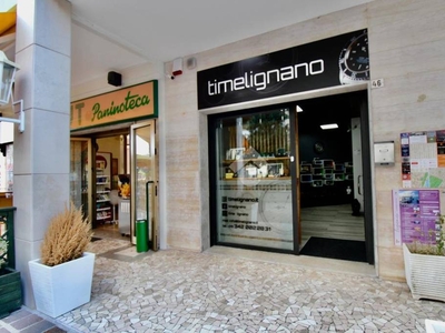 Negozio in vendita a Lignano Sabbiadoro viale Gorizia, 46